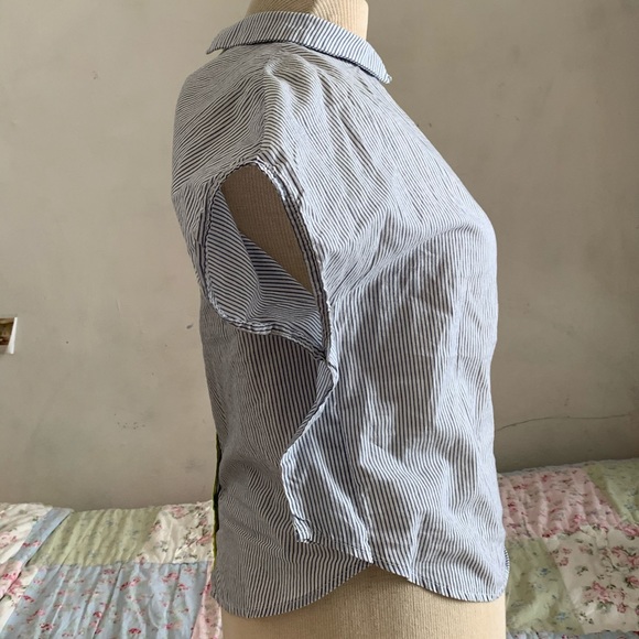 Backwards button-up shirt size 10-12 - Picture 7 of 13